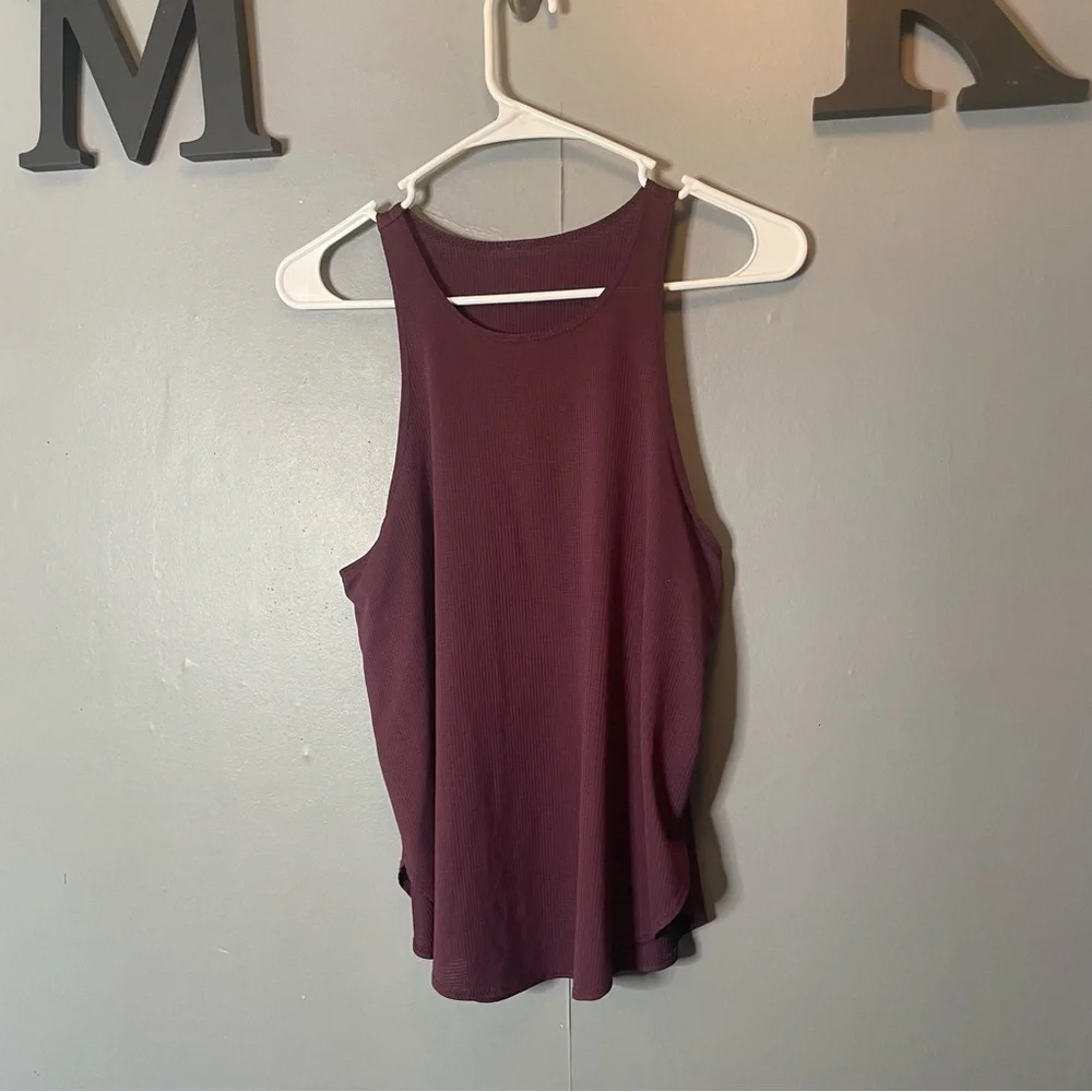 Fabletics Women's Sleeveless plum textured high neck tank top size medium